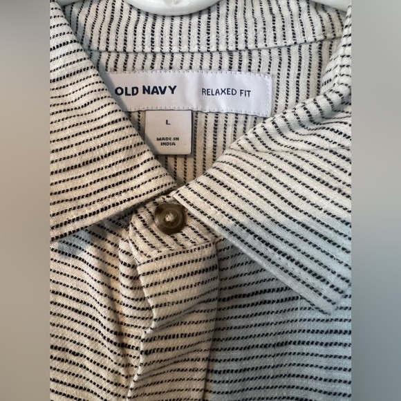 BRAND NEW | Men’s Old Navy Short Sleeve Button Down (Size Large) - Picture 2 of 3